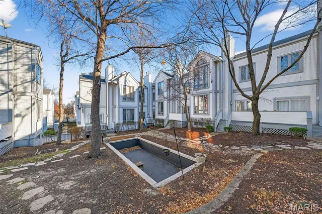 $185,000 | 28 Columbus Square Drive, St. Louis, MO 63101