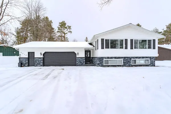 2710 Crescent Drive, Merrill, WI 54452