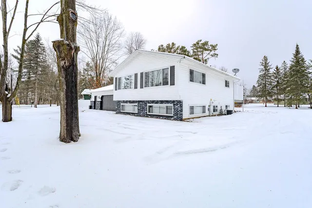 $246,900 | 2710 Crescent Drive, Merrill, WI 54452