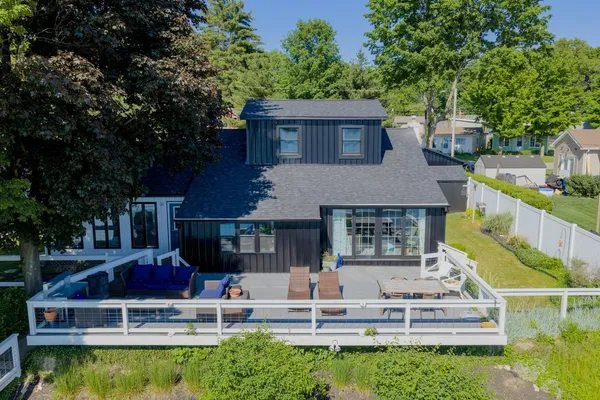 $500,000 | 52464 Twin Lakeview Drive, Dowagiac, MI 49047