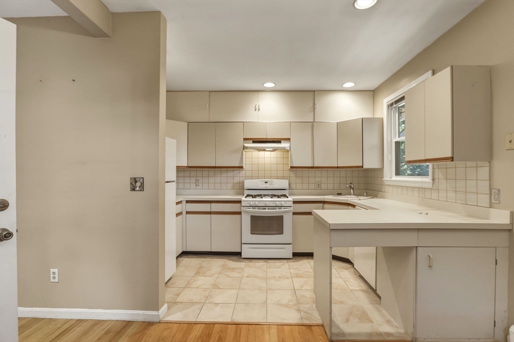 127 Kilsyth Road, Unit 3 Boston, MA 02135 - Photo 10 of 28