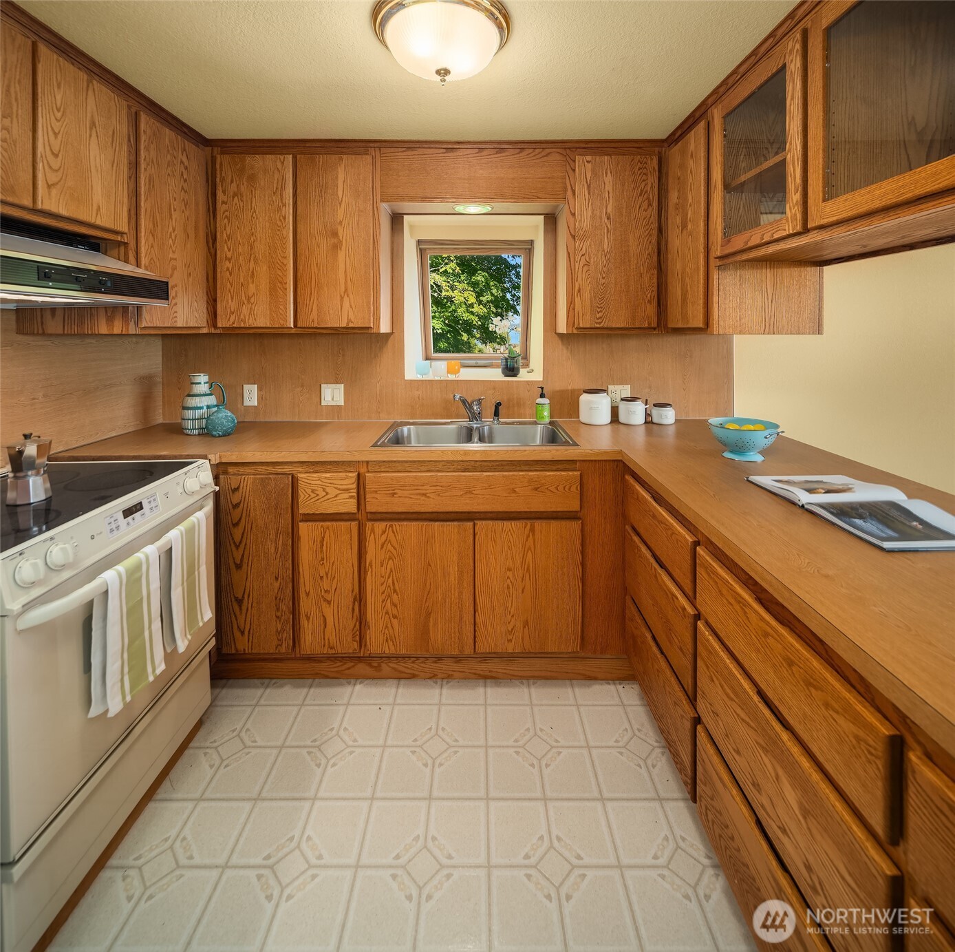 12422 Southwest Bachelor Road Vashon, WA 98070 - Photo 22 of 35
