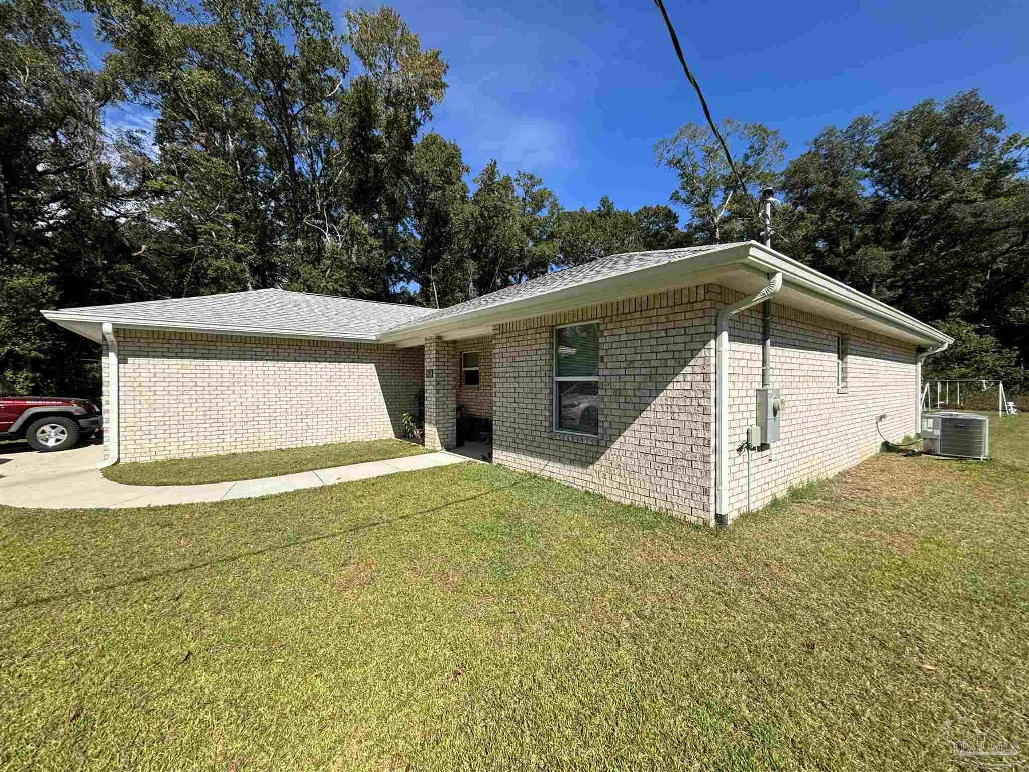 5626 Riviera Drive Milton, FL 32583 - Photo 3 of 27 Gallery Image 3