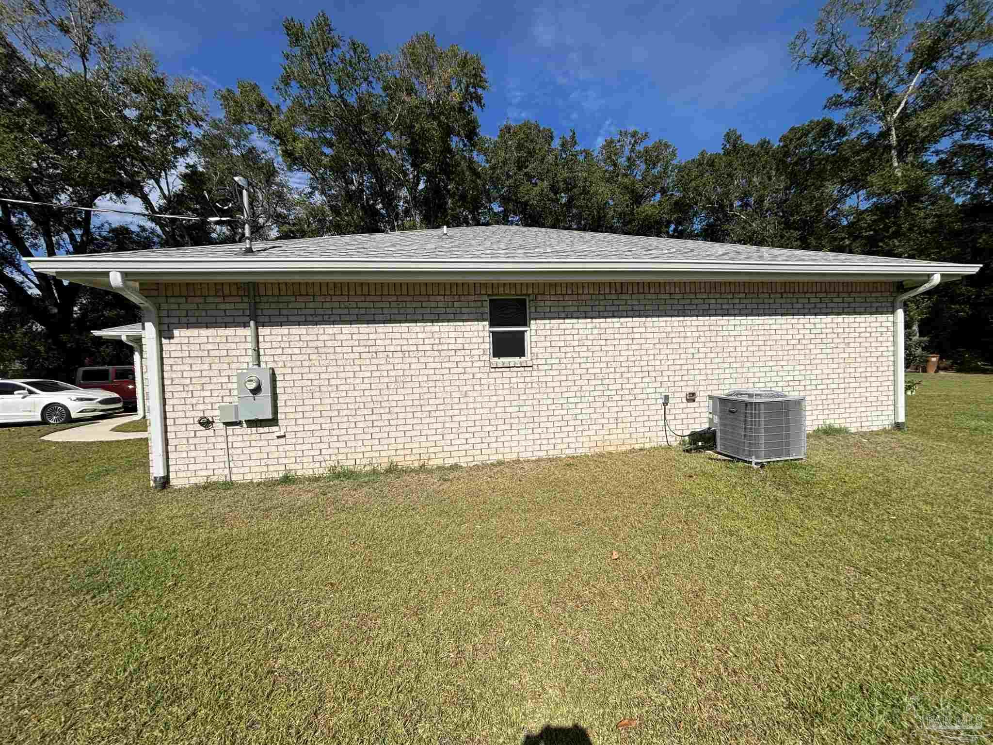 5626 Riviera Drive Milton, FL 32583 - Photo 4 of 27 Gallery Image 4