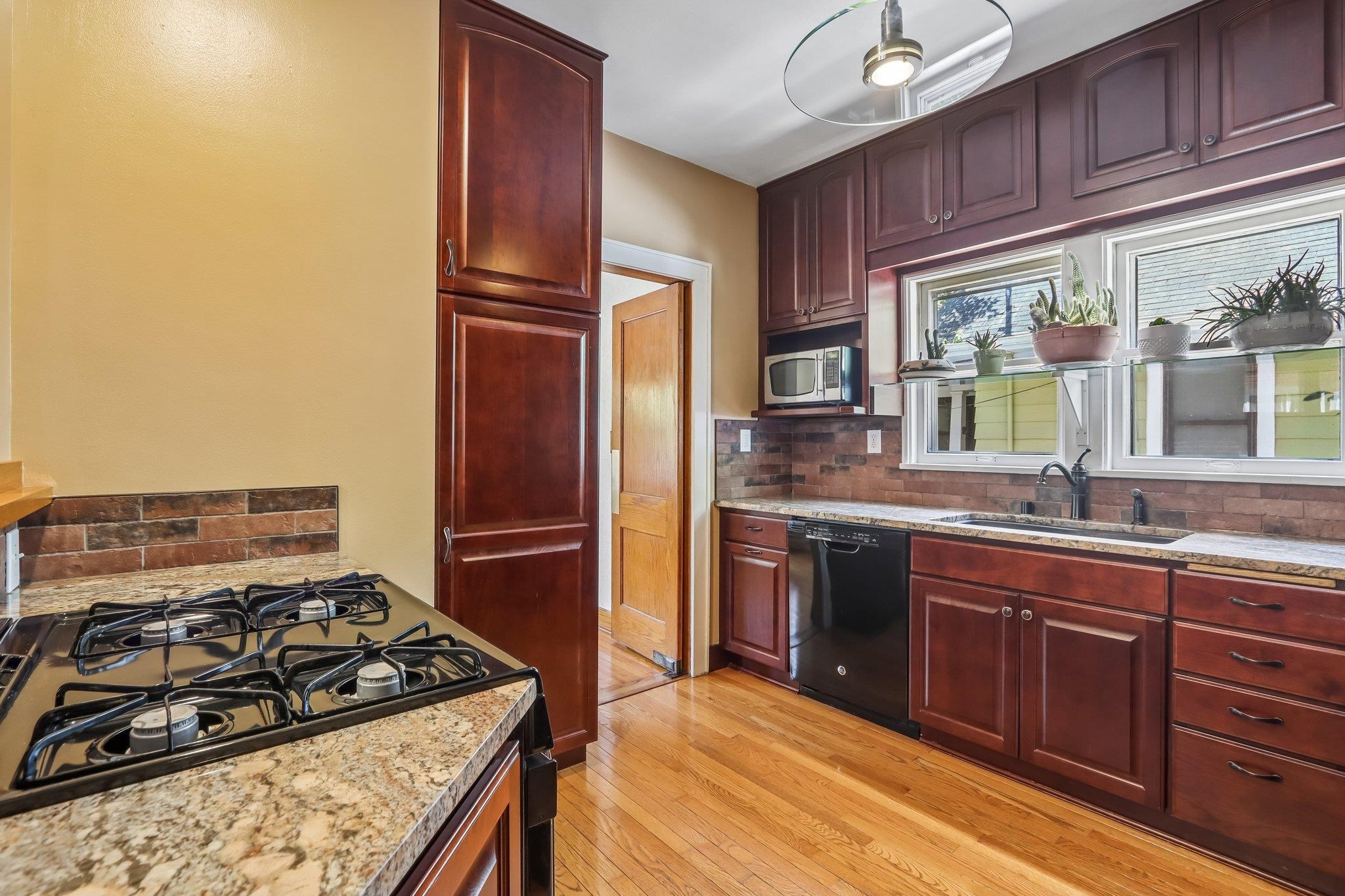 406 Maple Avenue Madison, WI 53704 - Photo 11 of 59