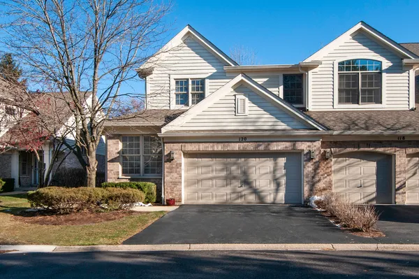 $559,900 | 120 Fairway Drive, La Grange, IL 60525