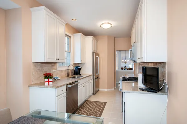 $559,900 | 120 Fairway Drive, La Grange, IL 60525