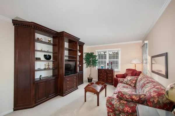 $559,900 | 120 Fairway Drive, La Grange, IL 60525