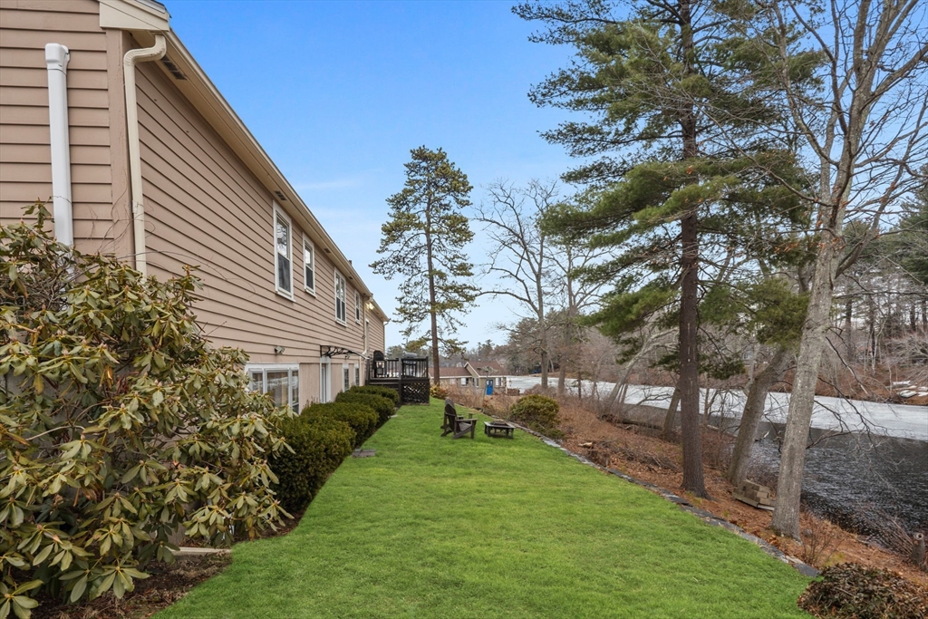 129 Oak Ridge Drive Ayer, MA 01432 - Photo 4 of 24