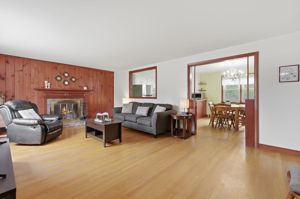 129 Oak Ridge Drive Ayer, MA 01432 - Photo 6 of 24