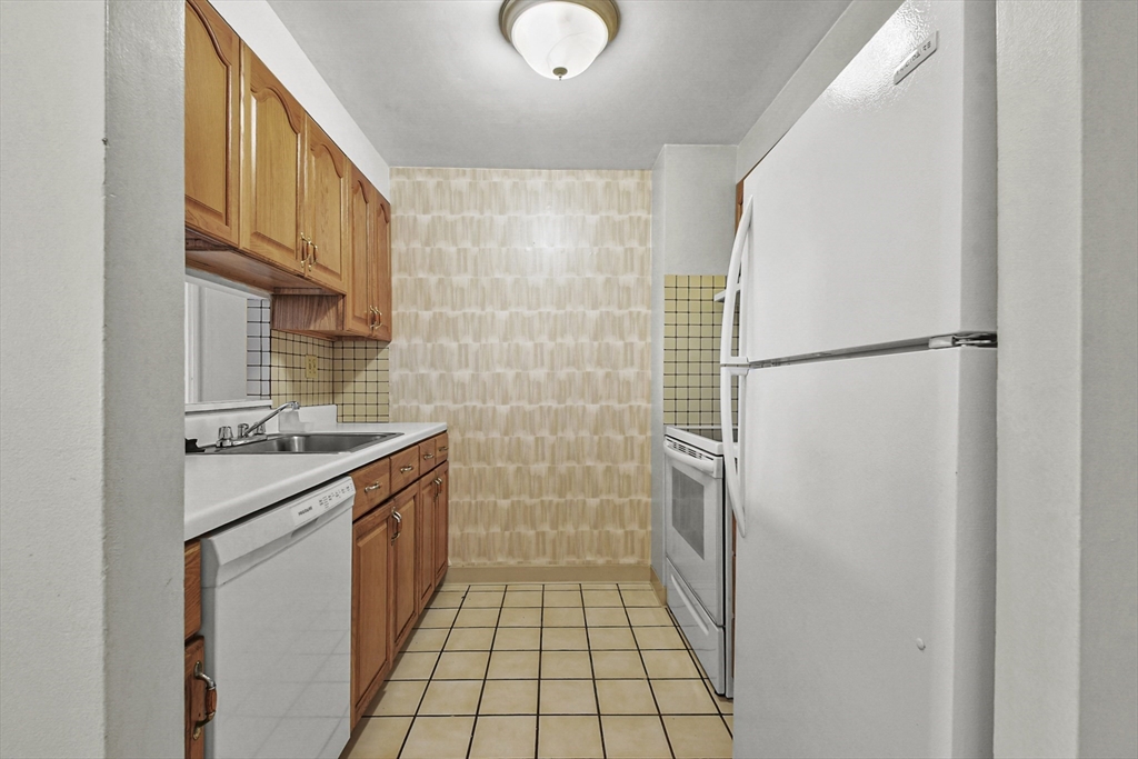750 Davol Street, Unit 119 Fall River, MA 02720 - Photo 12 of 24