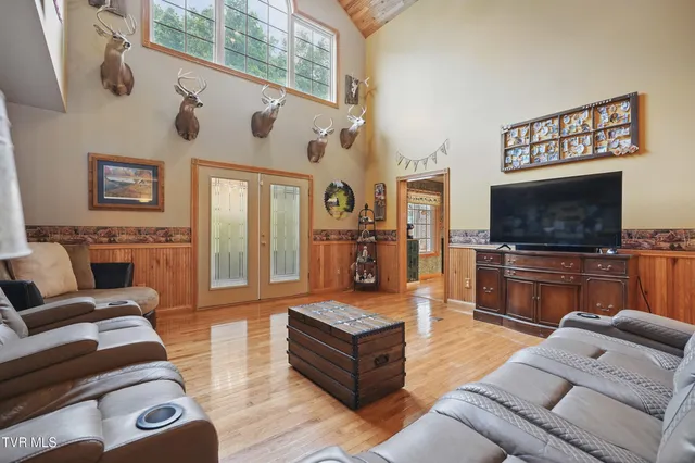 $750,000 | 1124 Elizabethton Highway, Bluff City, TN 37618