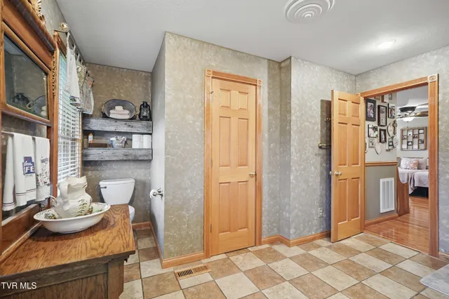 $750,000 | 1124 Elizabethton Highway, Bluff City, TN 37618