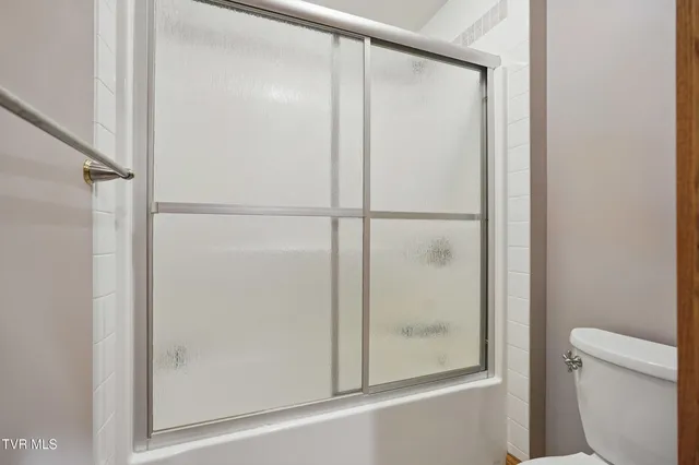 $750,000 | 1124 Elizabethton Highway, Bluff City, TN 37618