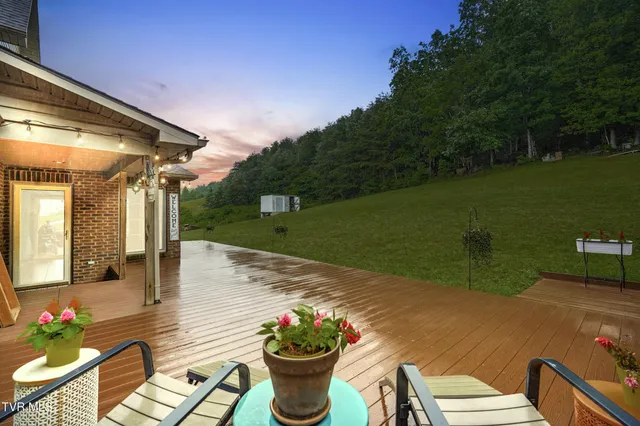 $750,000 | 1124 Elizabethton Highway, Bluff City, TN 37618