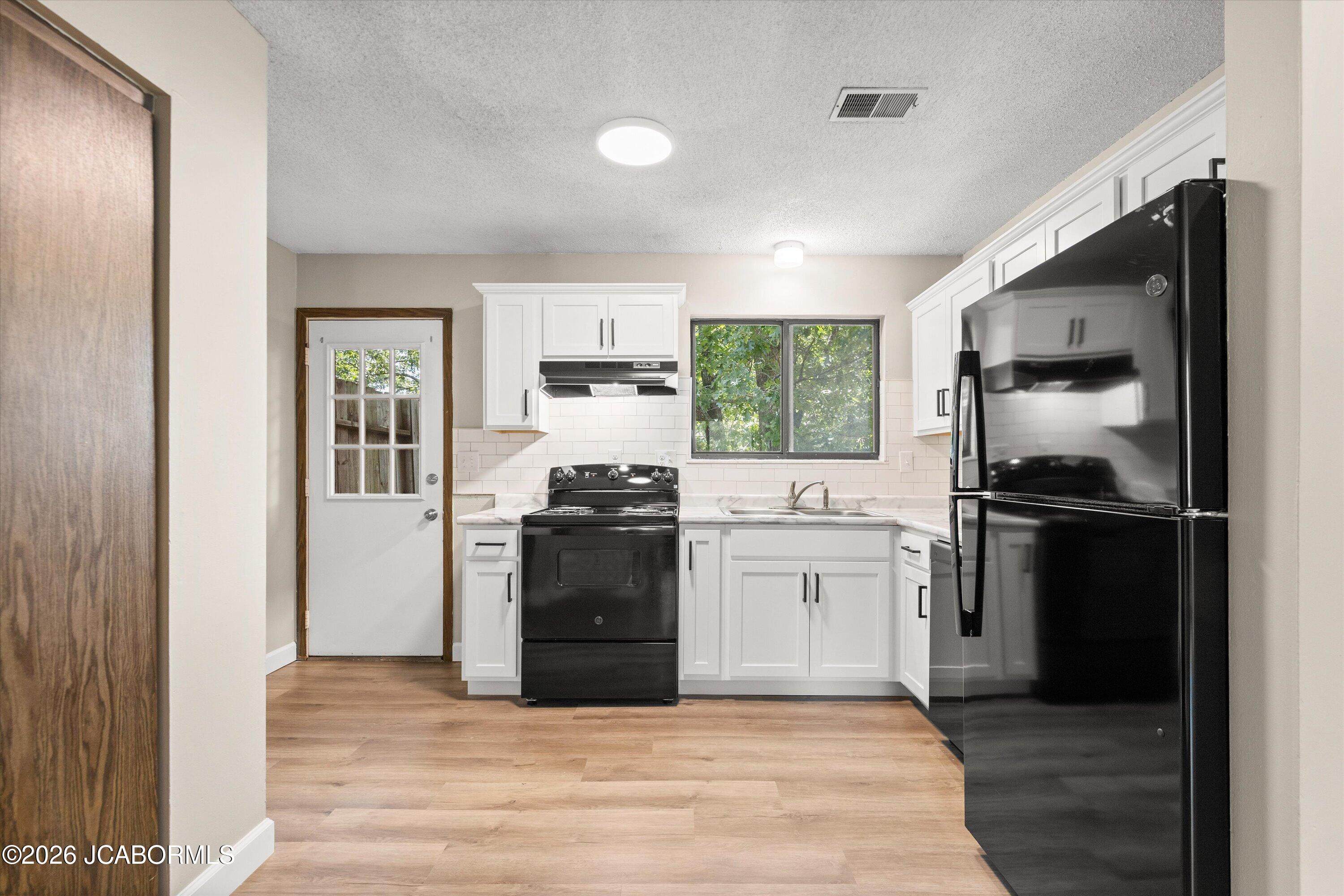 3229 Cassidy Road Jefferson City, MO 65101 - Photo 4 of 43