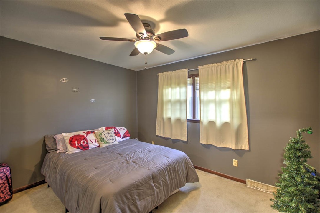4150 North Sunderland Drive Decatur, IL 62526 - Photo 18 of 28