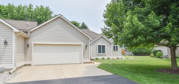 $274,900 | 40 Oakdale Lane, Coldwater, MI 49036
