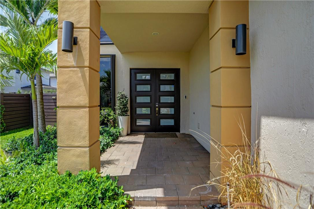 16001 Southwest 136 Way Miami, FL 33196 - Photo 7 of 66 Elegant front Entrance, Inviting.