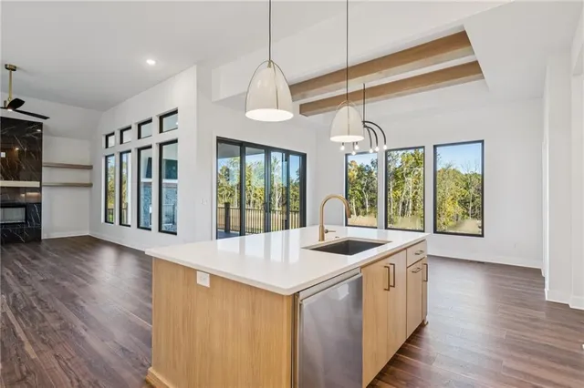 $819,950 | 5146 Northwest 47th Street, Riverside, MO 64150