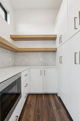 $819,950 | 5146 Northwest 47th Street, Riverside, MO 64150