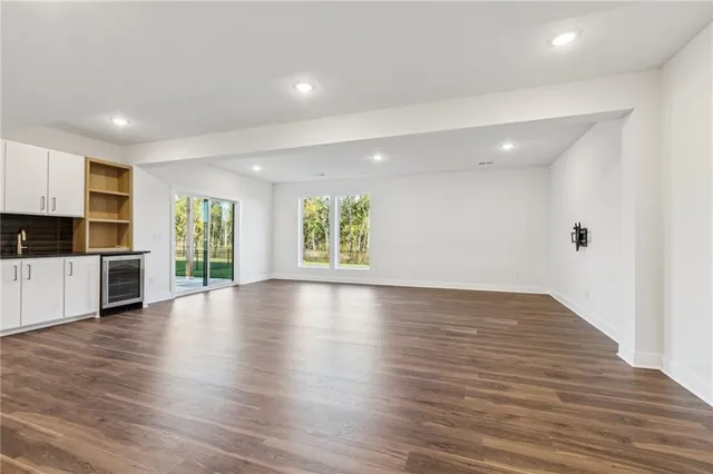 $819,950 | 5146 Northwest 47th Street, Riverside, MO 64150