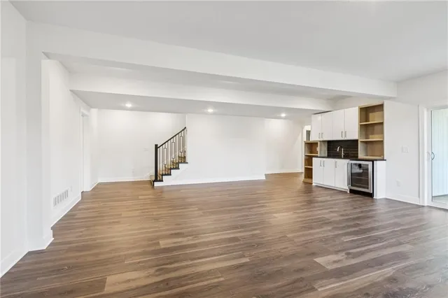 $819,950 | 5146 Northwest 47th Street, Riverside, MO 64150