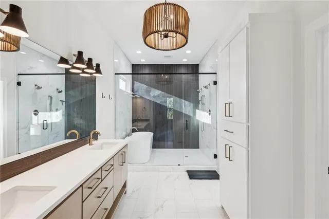 $819,950 | 5146 Northwest 47th Street, Riverside, MO 64150