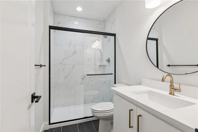 $819,950 | 5146 Northwest 47th Street, Riverside, MO 64150