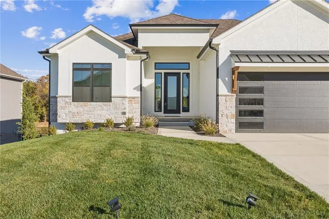 $819,950 | 5146 Northwest 47th Street, Riverside, MO 64150