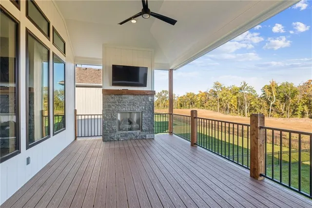 $819,950 | 5146 Northwest 47th Street, Riverside, MO 64150