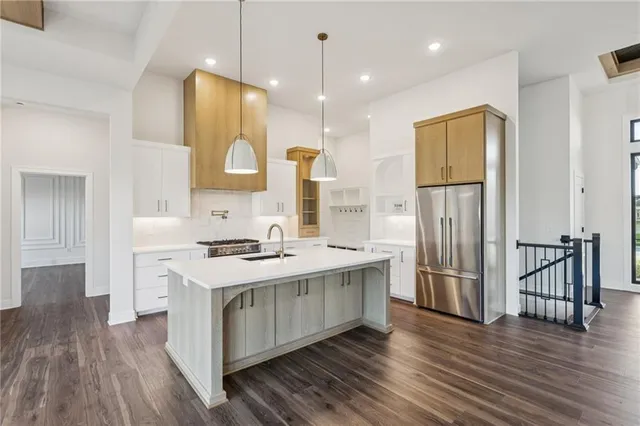 $819,950 | 5146 Northwest 47th Street, Riverside, MO 64150