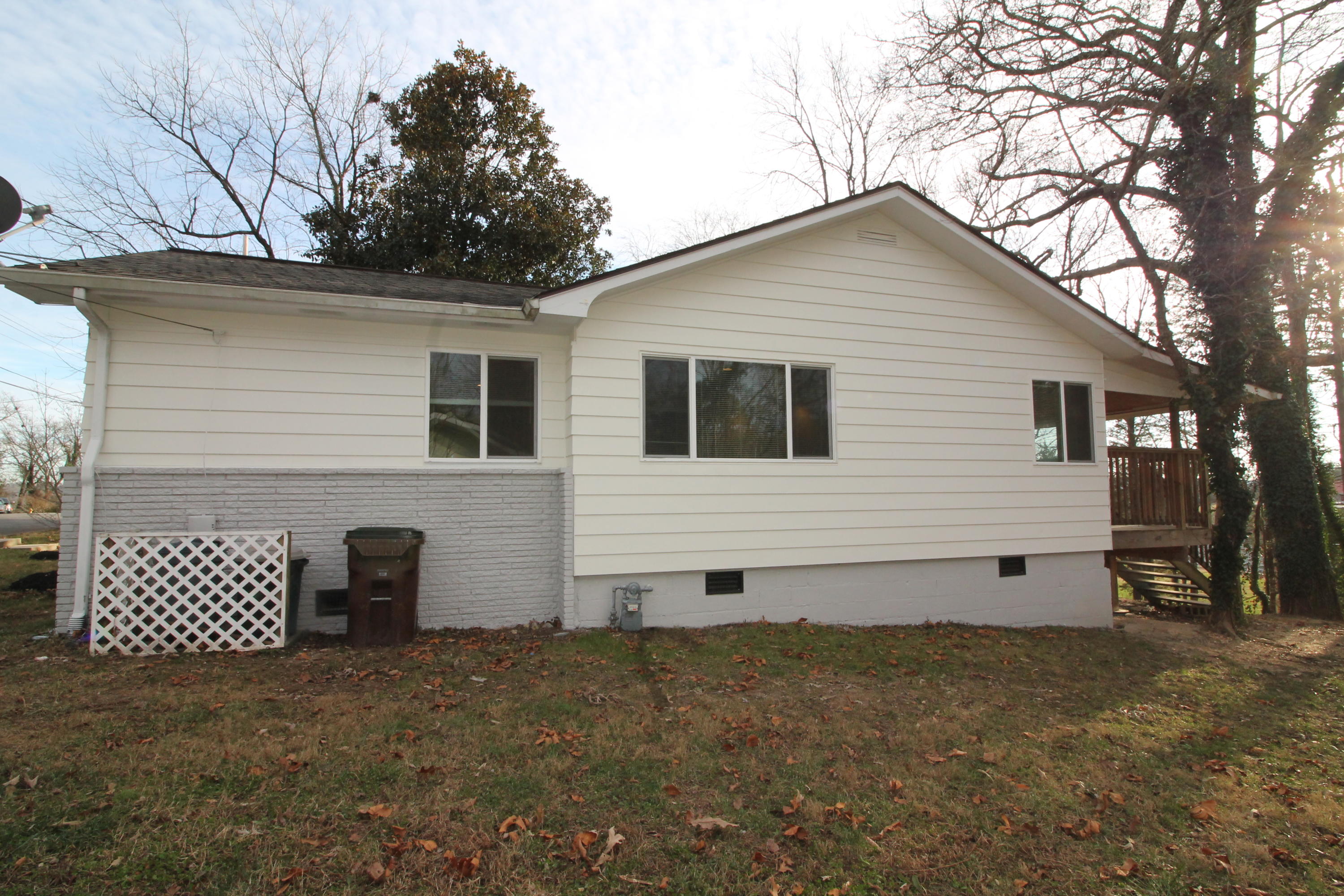 110 Gordon Road Oak Ridge, TN 37830 - Photo 5 of 20 Side House