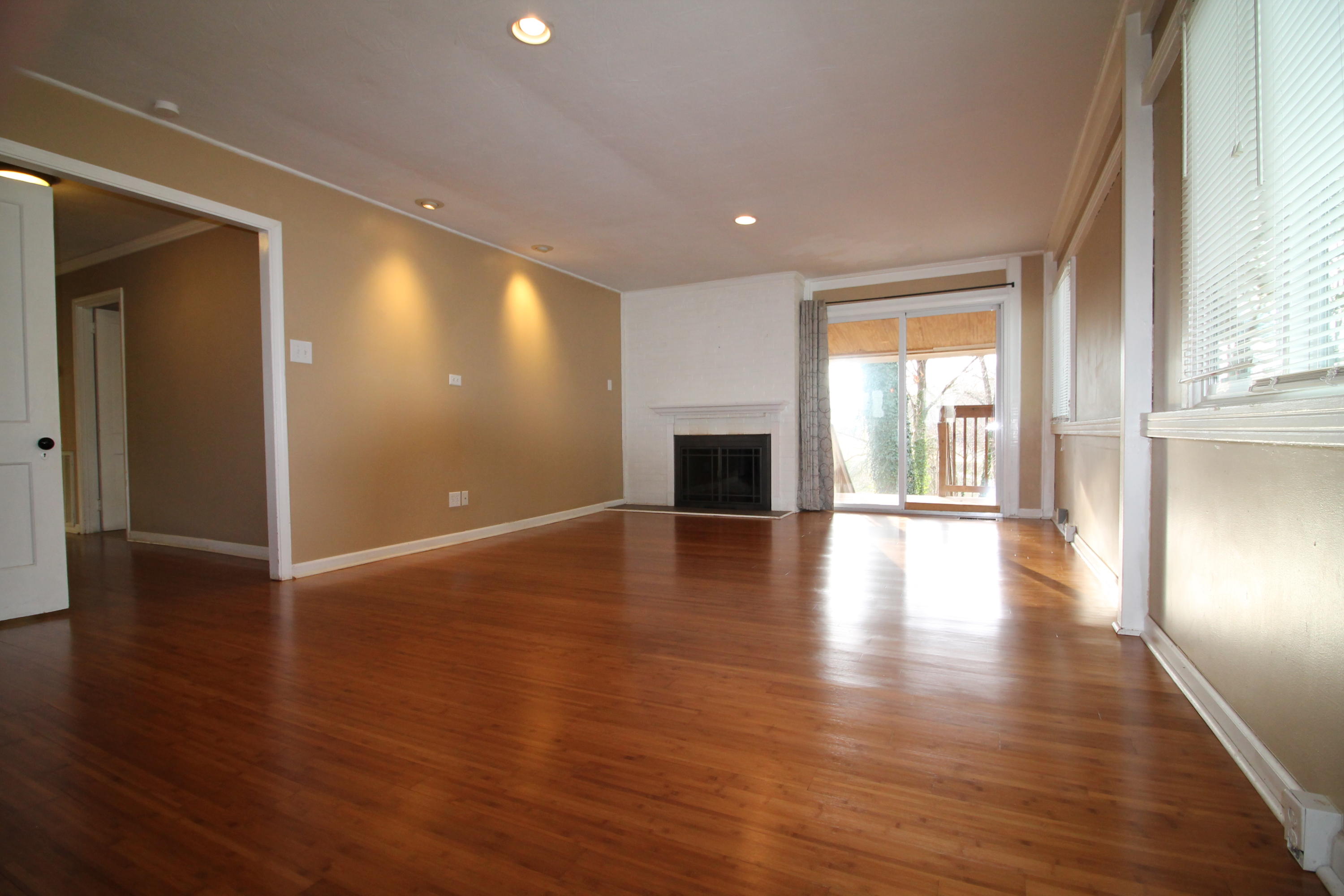 110 Gordon Road Oak Ridge, TN 37830 - Photo 8 of 20 Living room