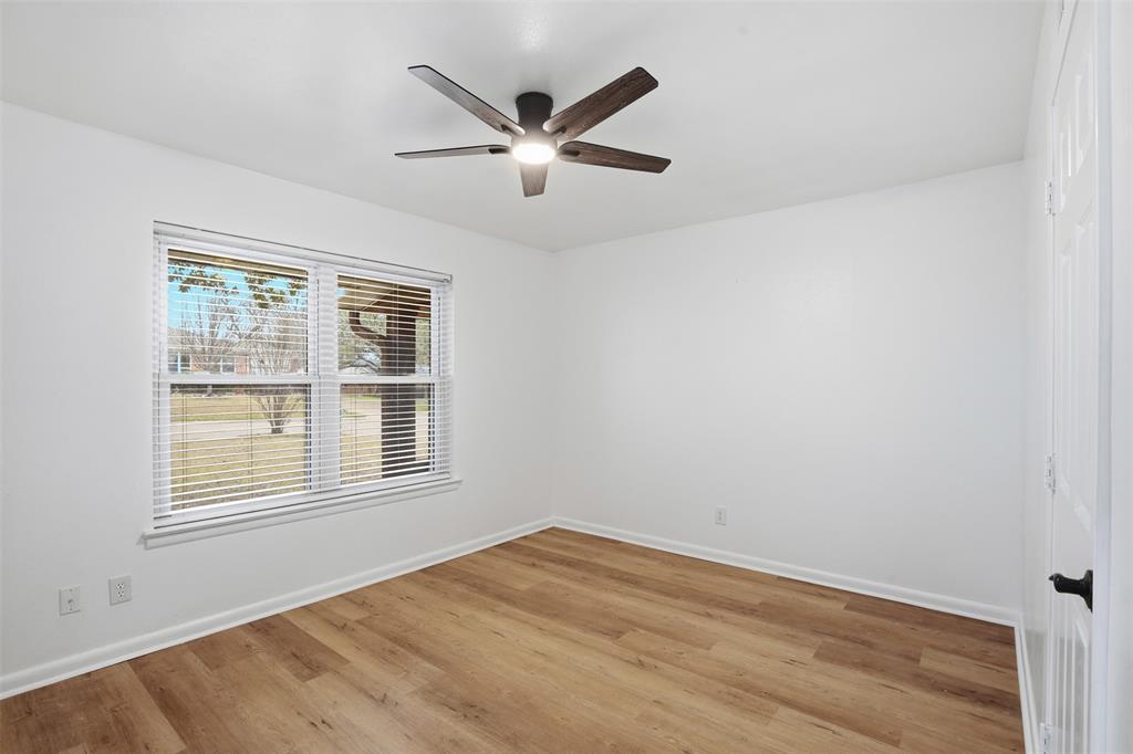 525 West Ridgewood Drive Garland, TX 75041 - Photo 15 of 39