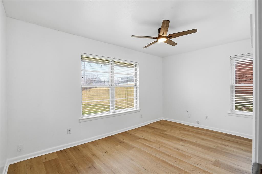 525 West Ridgewood Drive Garland, TX 75041 - Photo 17 of 39