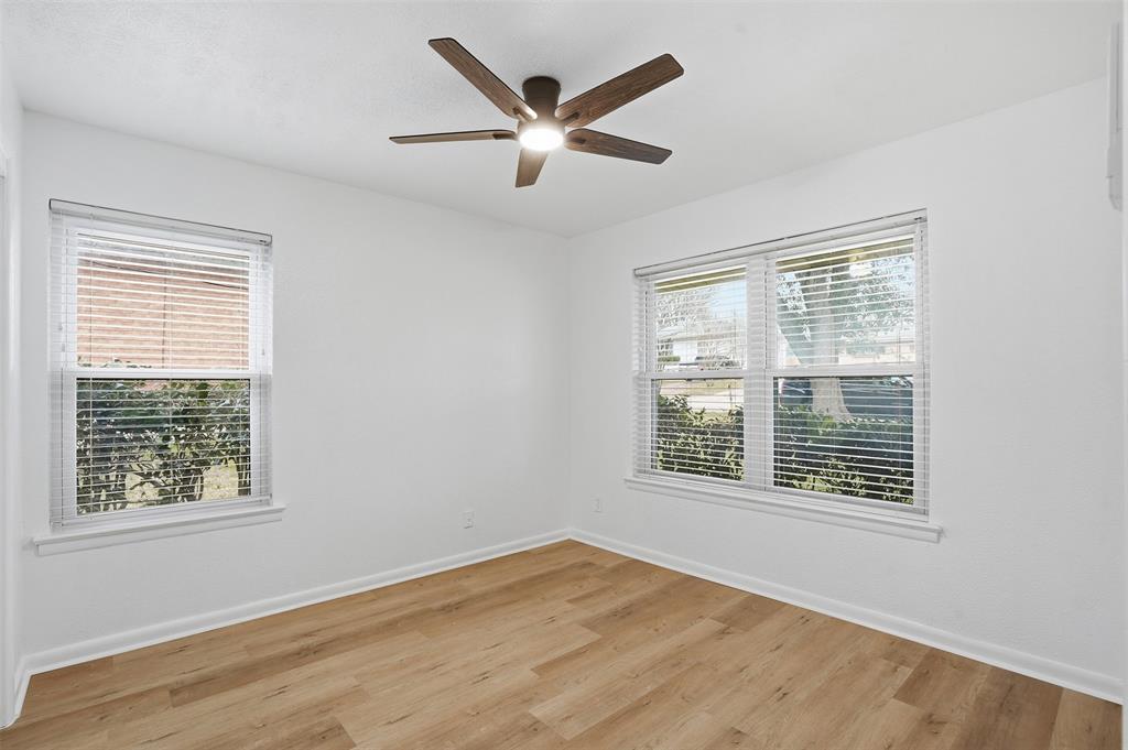 525 West Ridgewood Drive Garland, TX 75041 - Photo 19 of 39