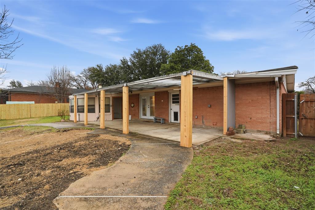 525 West Ridgewood Drive Garland, TX 75041 - Photo 27 of 39