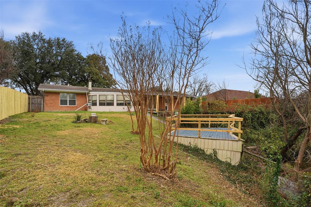 525 West Ridgewood Drive Garland, TX 75041 - Photo 32 of 39