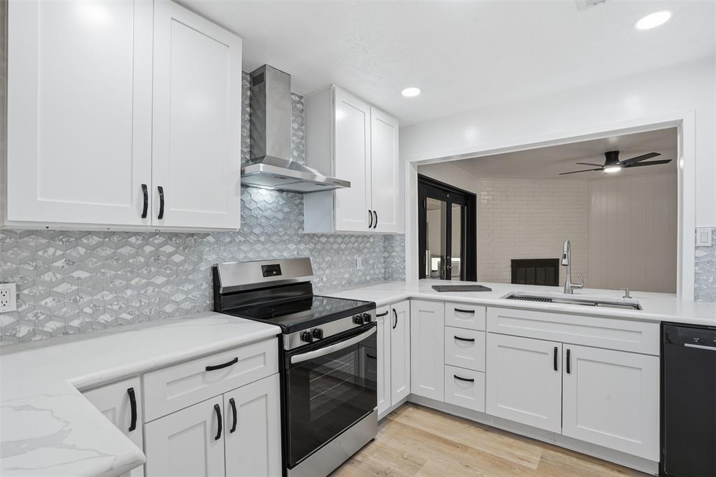 525 West Ridgewood Drive Garland, TX 75041 - Photo 9 of 39