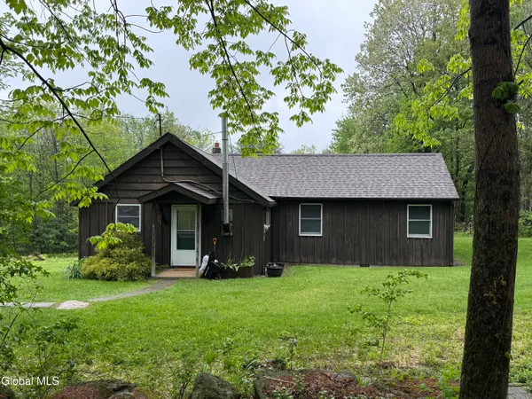 $1,800 | 41 Malloy Road, Greenfield, NY 12833