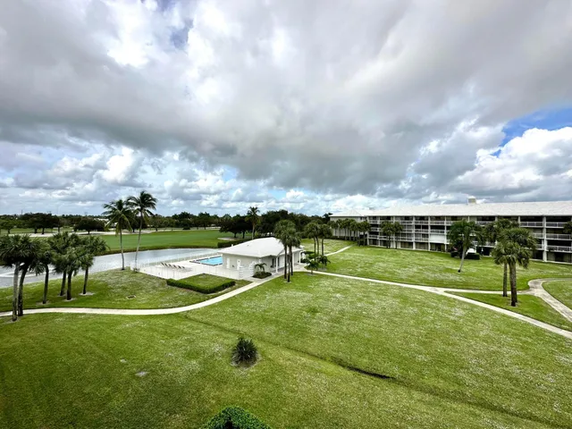 a view of an outdoor space and backyard