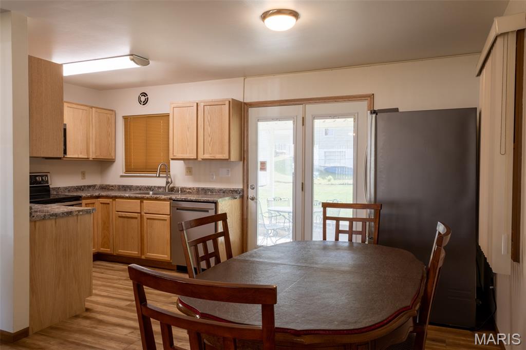 4606 Heege Road St. Louis, MO 63123 - Photo 2 of 5 Gallery Image 2