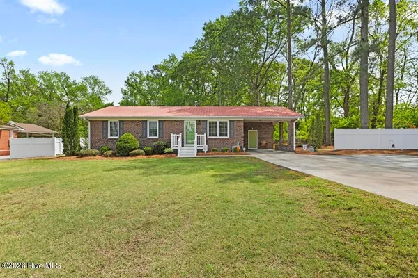$245,000 | 481 South Railroad Avenue, Beulaville, NC 28518