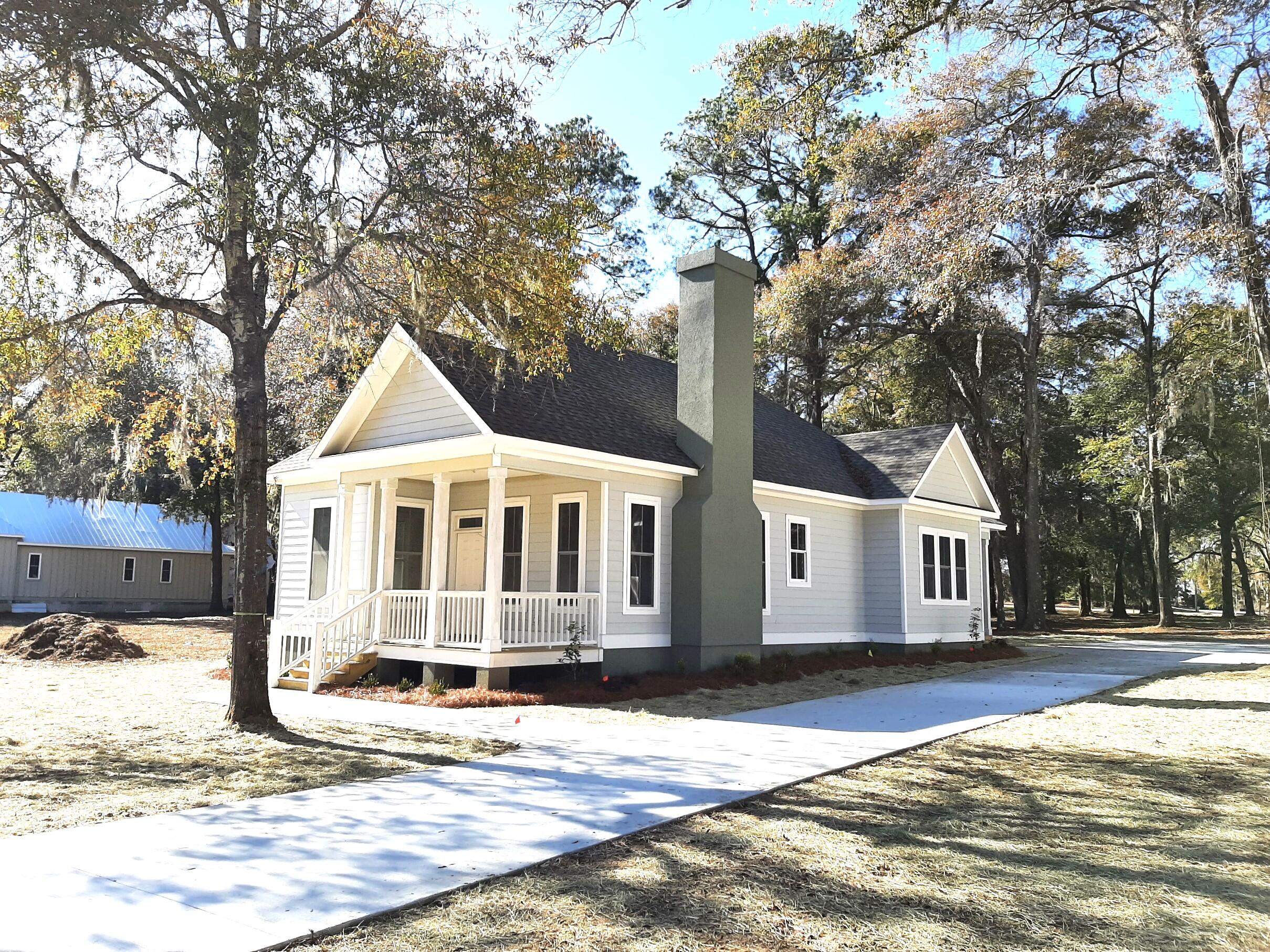 1796 Gordon Road Summerton, SC 29148 - Photo 1 of 29 Front View
