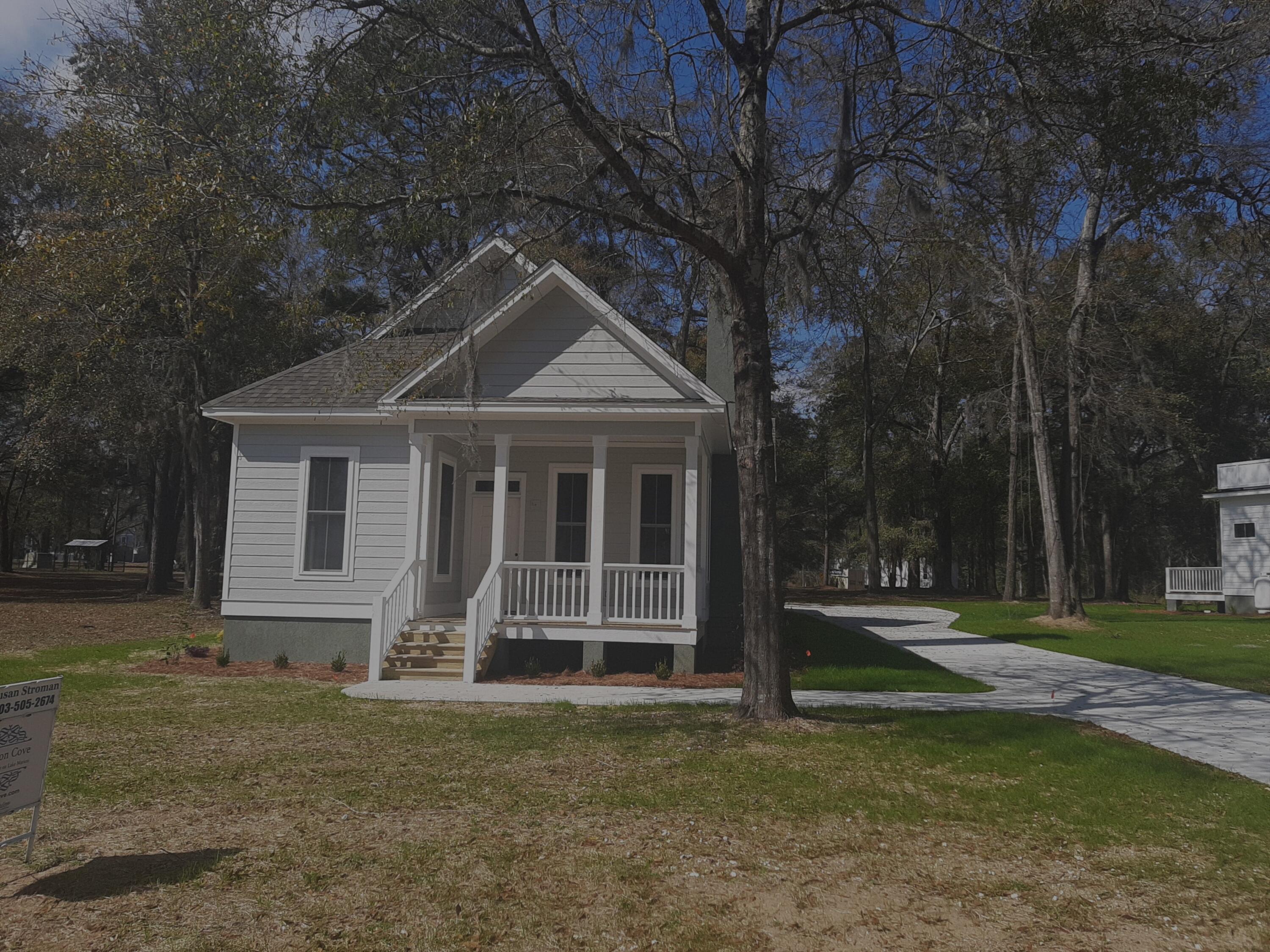 1796 Gordon Road Summerton, SC 29148 - Photo 3 of 29 Front Porch