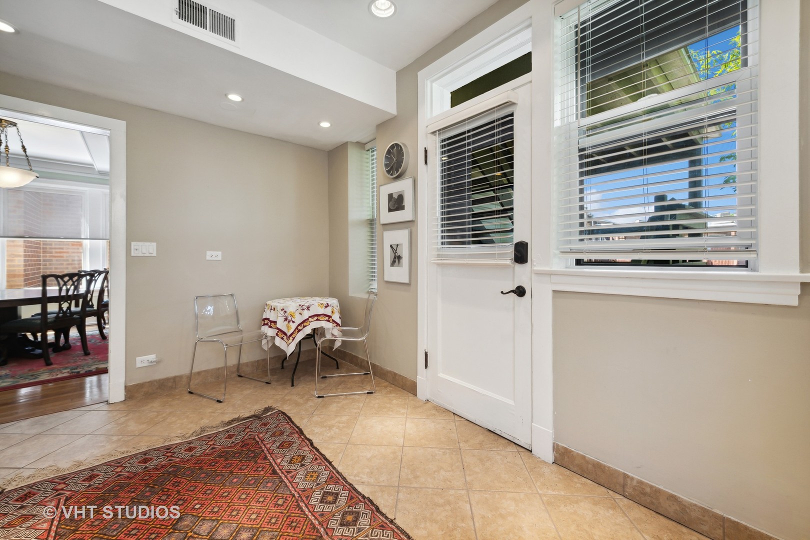 4506 North Beacon Street, Unit 3 Chicago, IL 60640 - Photo 20 of 23 a living room with furniture