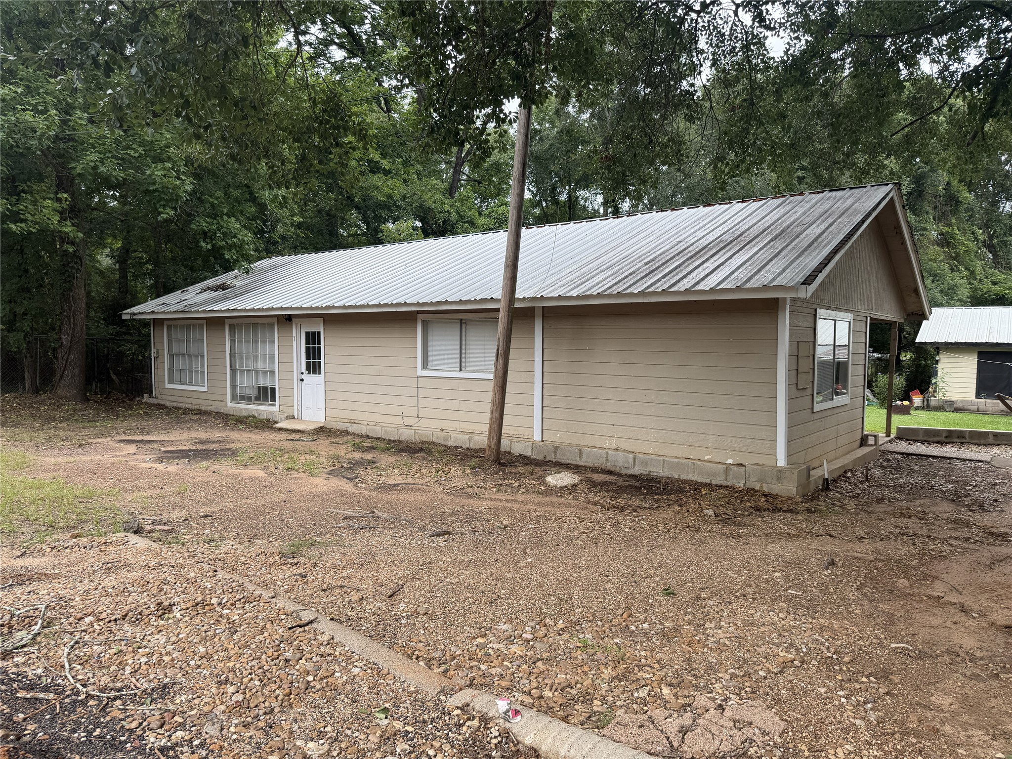 7 Peace Pipe Trail Conroe, TX 77316 - Photo 2 of 18