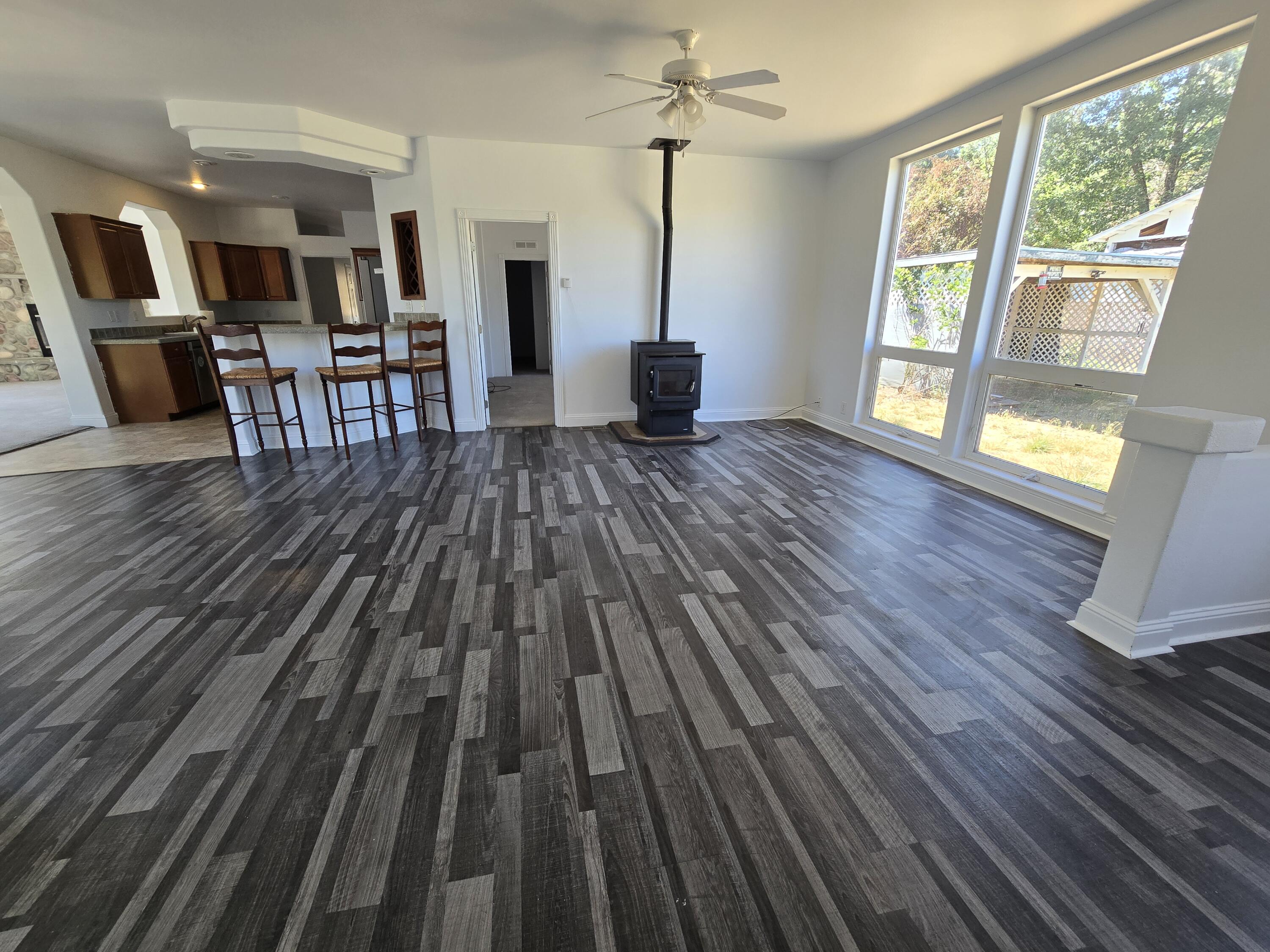 240 Homewood Road Grants Pass, OR 97527 - Photo 6 of 39 20250804_153300