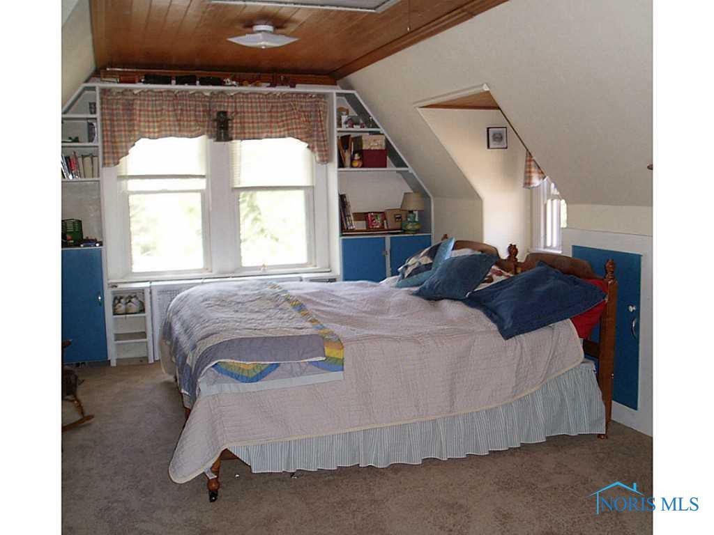5705 Douglas Road Toledo, OH 43613 - Photo 4 of 12 Bedroom.